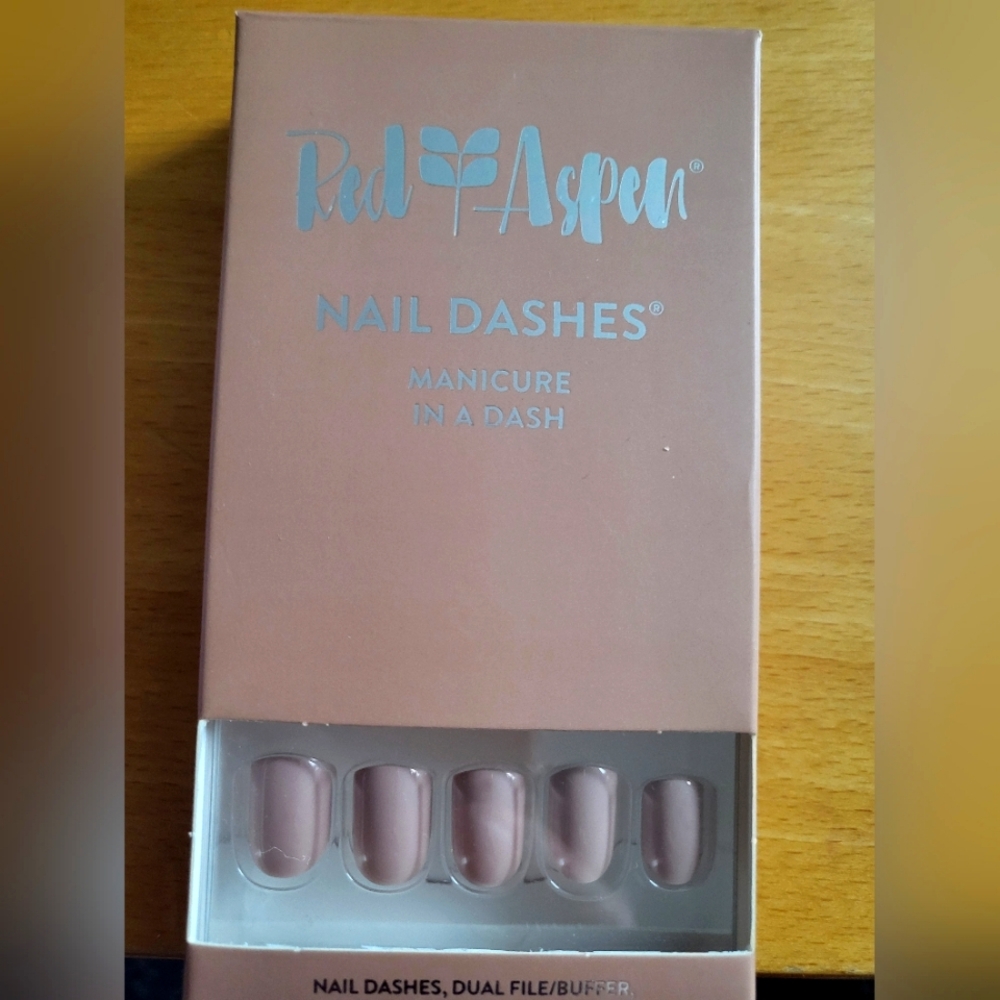 Red Aspen Nail Dashes